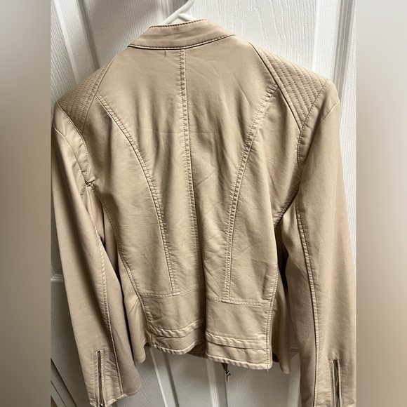 Express Jacket - Picture 3 of 3